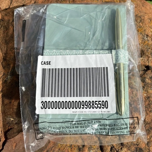 Anthropologie Journal with Pen - NEW - Picture 5 of 5